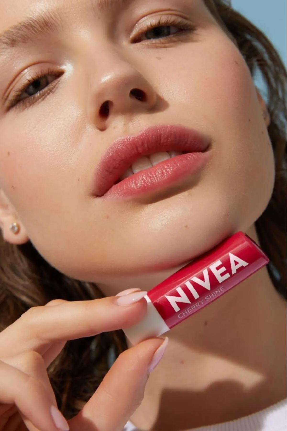 NIVEA Kiraz Dudak Bakım Kremi ve Parlatıcısı 4.8 gr