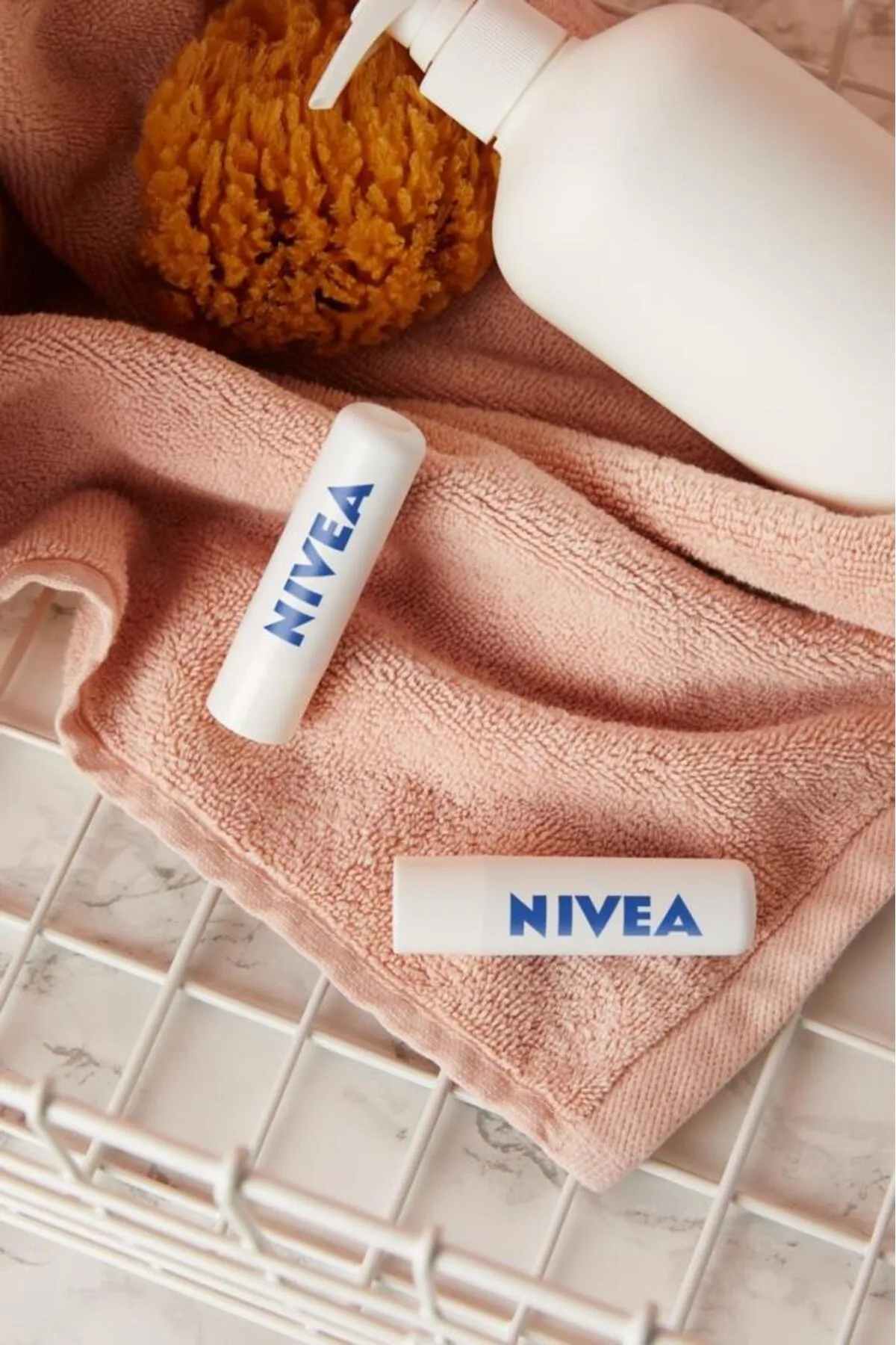 NIVEA Med Repair Dudak Bakım Kremi 4.8 gr