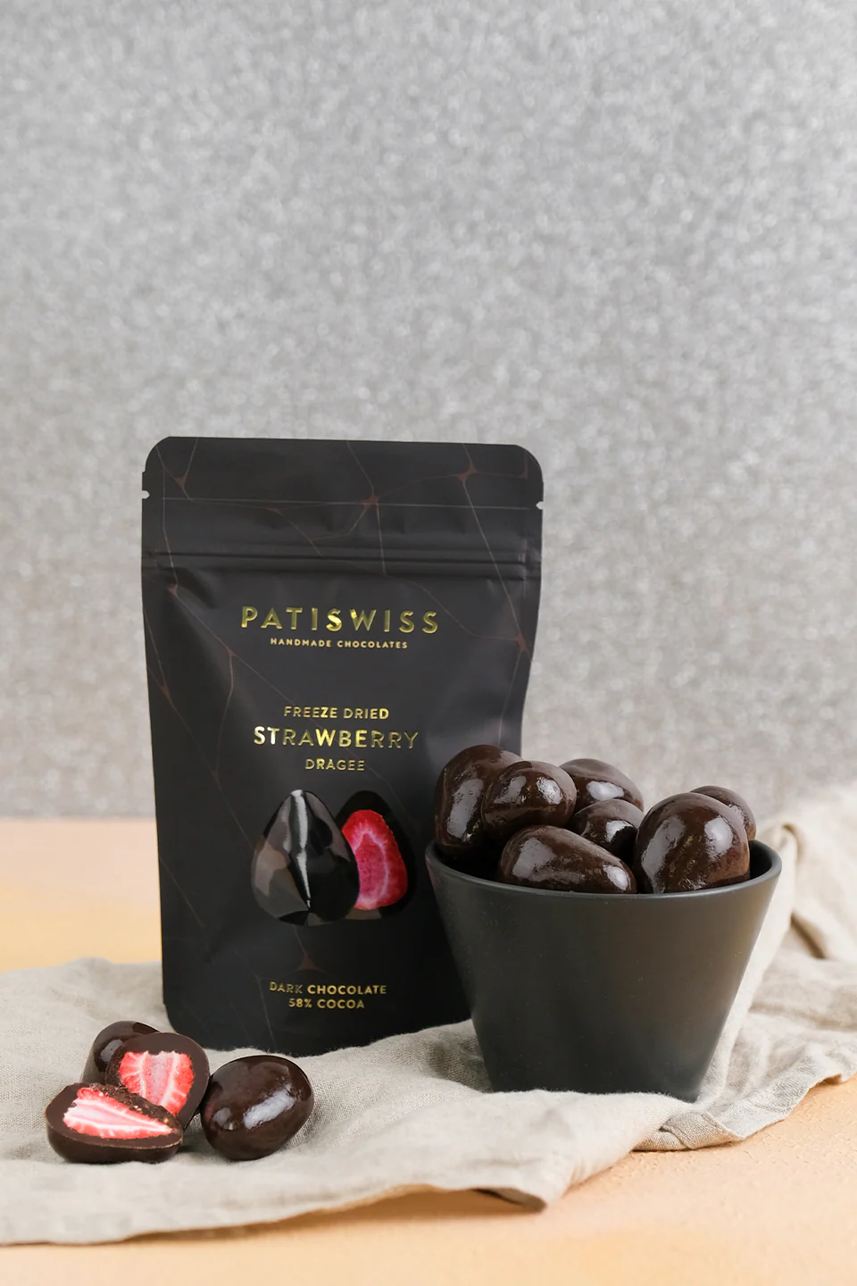 Patiswiss Bitter Çikolatalı Çilek Draje 80 gr